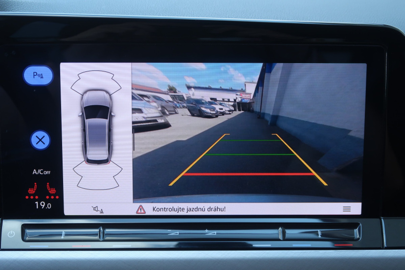 Volkswagen Golf, 2022