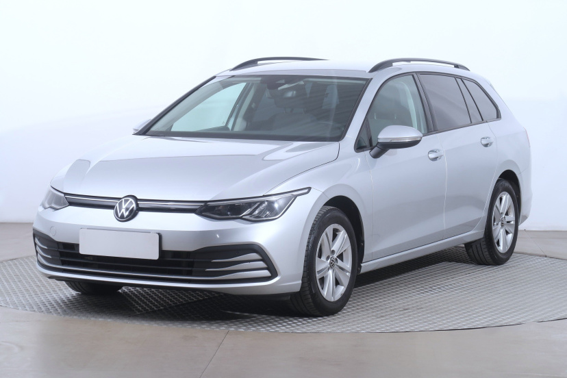 Volkswagen Golf, 2022