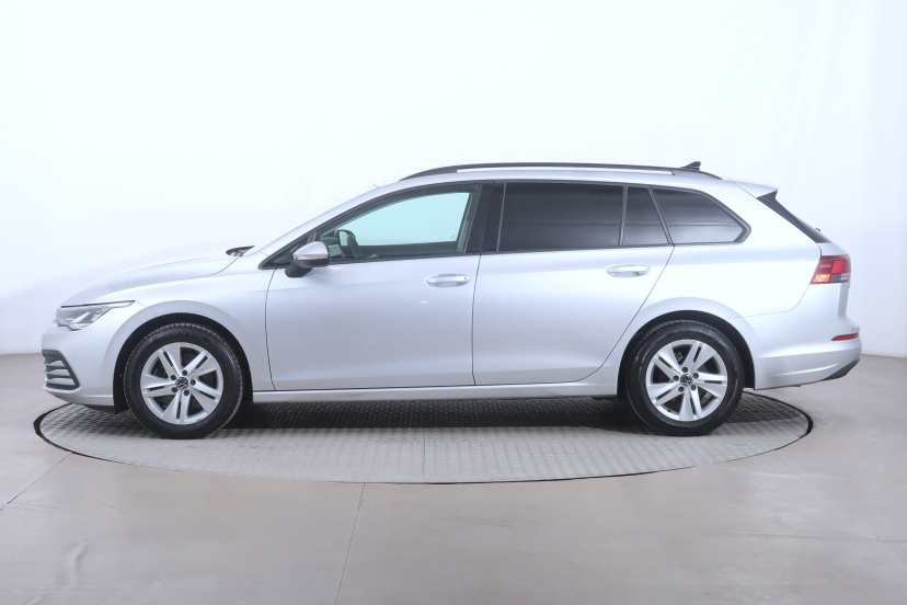 Volkswagen Golf, 2022