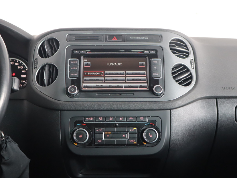 Volkswagen Tiguan, 2015