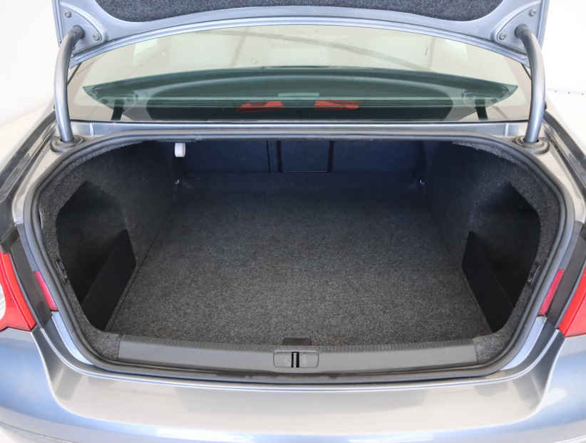 Volkswagen Passat, 2005