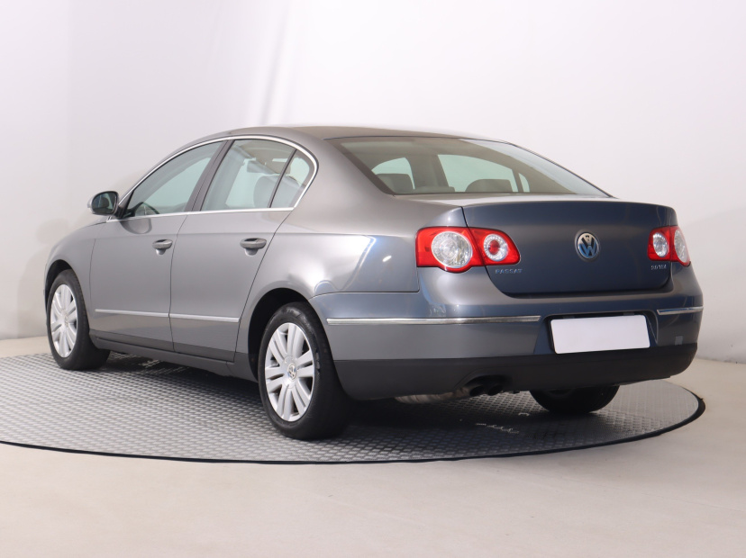 Volkswagen Passat, 2005