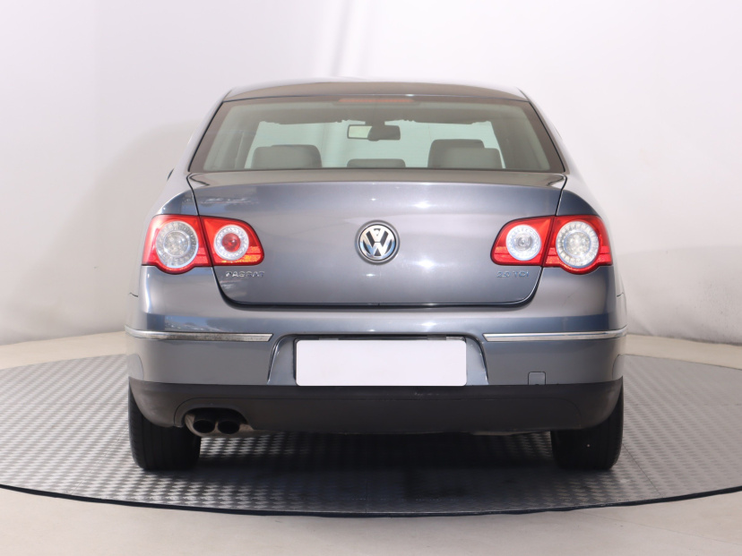 Volkswagen Passat, 2005