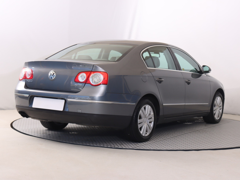 Volkswagen Passat, 2005