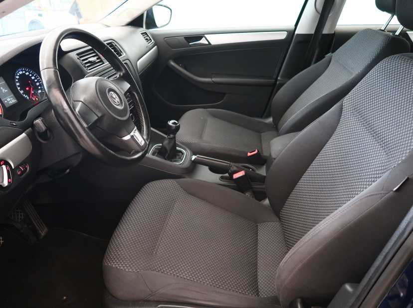 Volkswagen Jetta, 2011