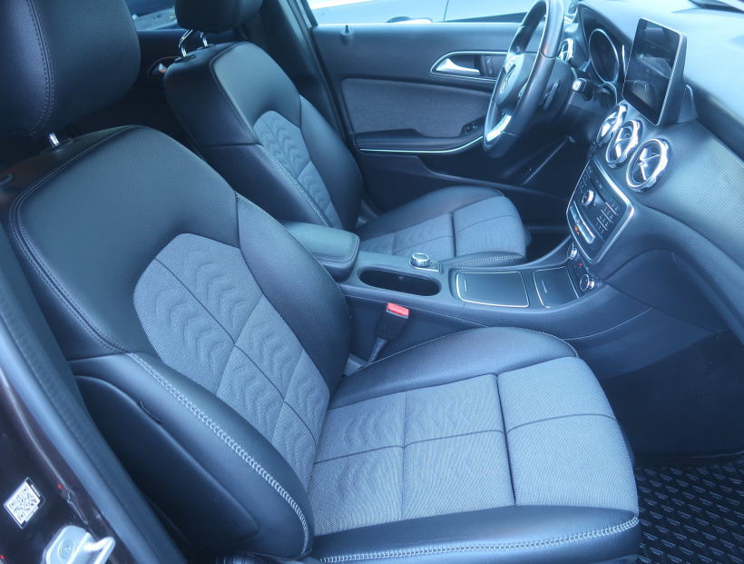 Mercedes-Benz GLA, 2017