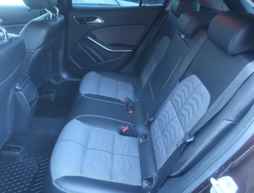 Mercedes-Benz GLA, 2017