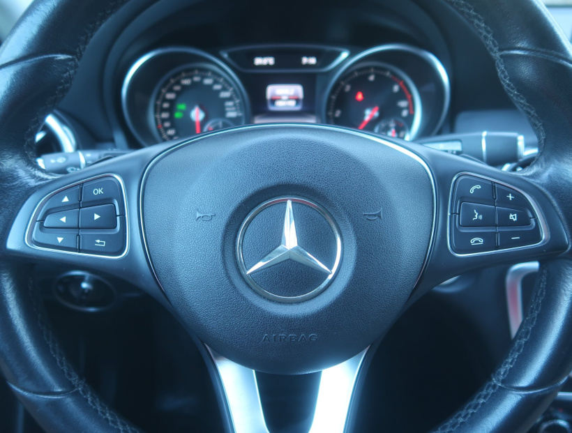 Mercedes-Benz GLA, 2017