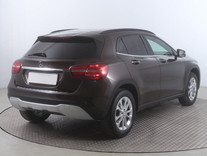 Mercedes-Benz GLA, 2017