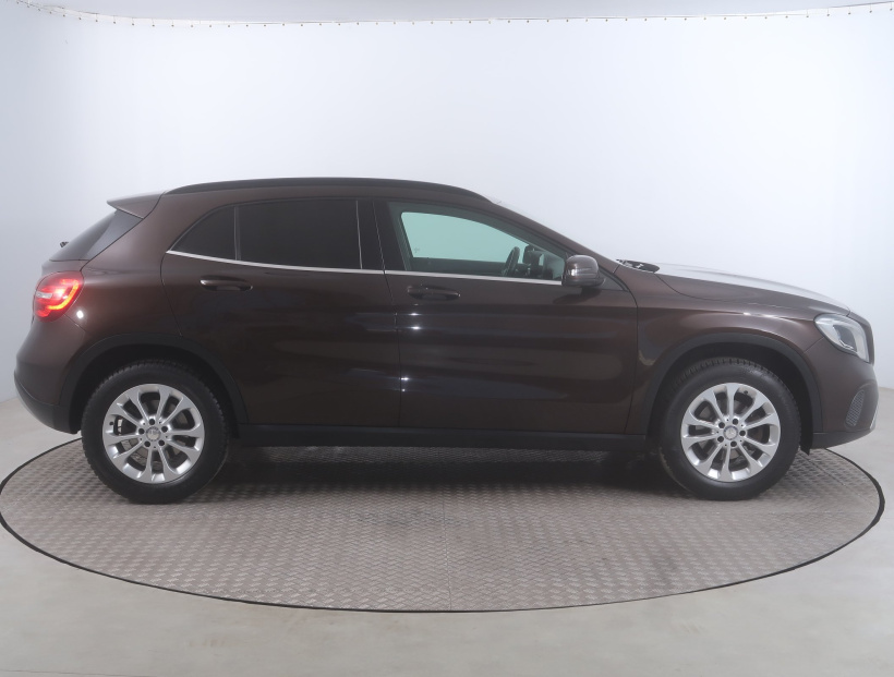 Mercedes-Benz GLA, 2017