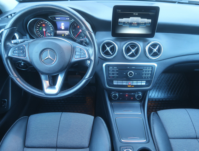 Mercedes-Benz GLA, 2017