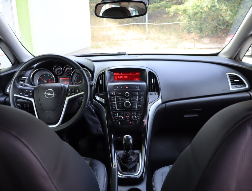 Opel Astra, 2014