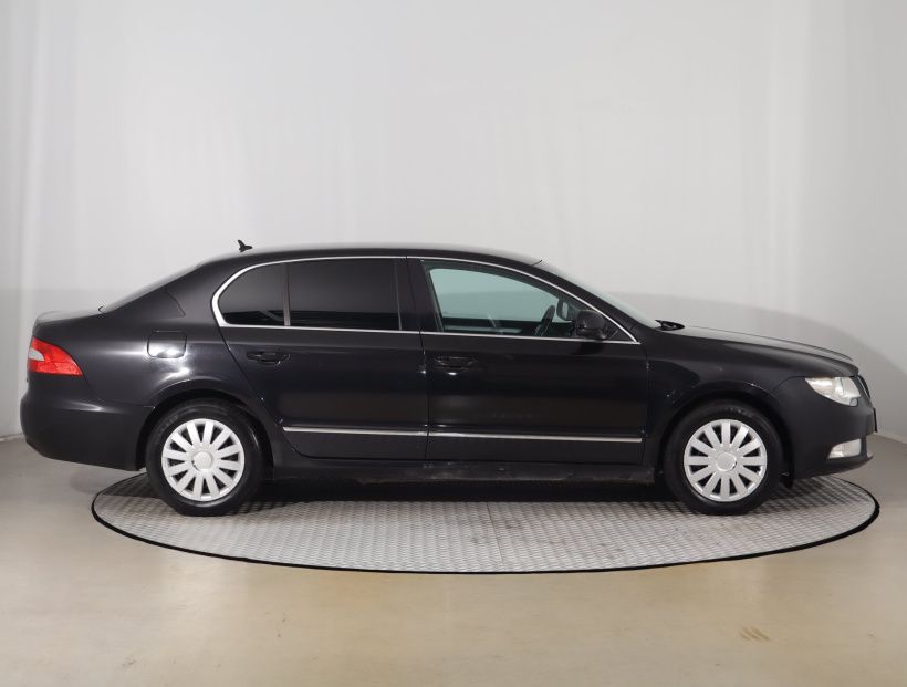 Škoda Superb, 2010