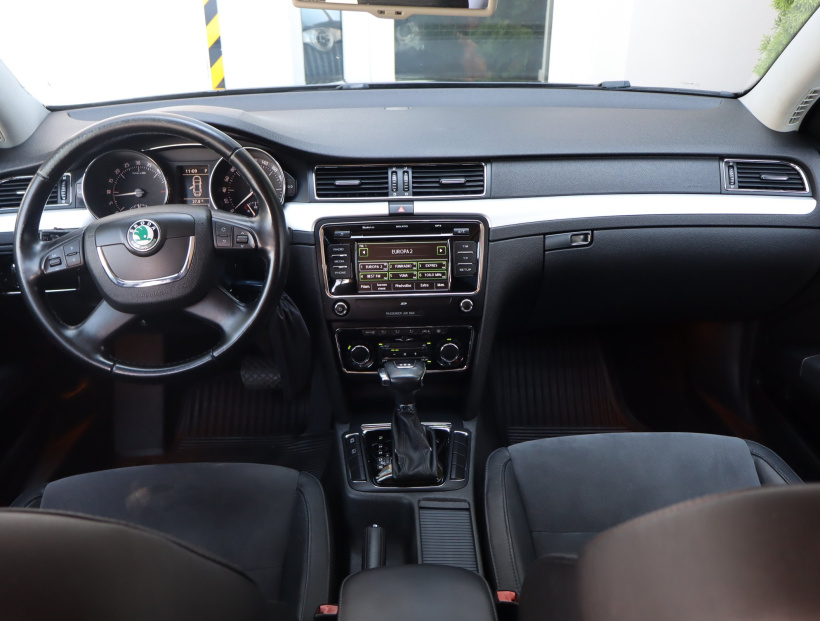 Škoda Superb, 2010