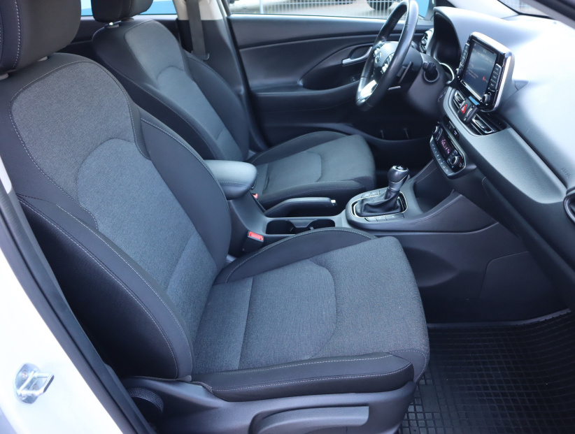Hyundai i30, 2022
