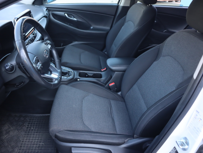 Hyundai i30, 2022
