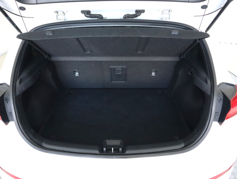 Hyundai i30, 2022