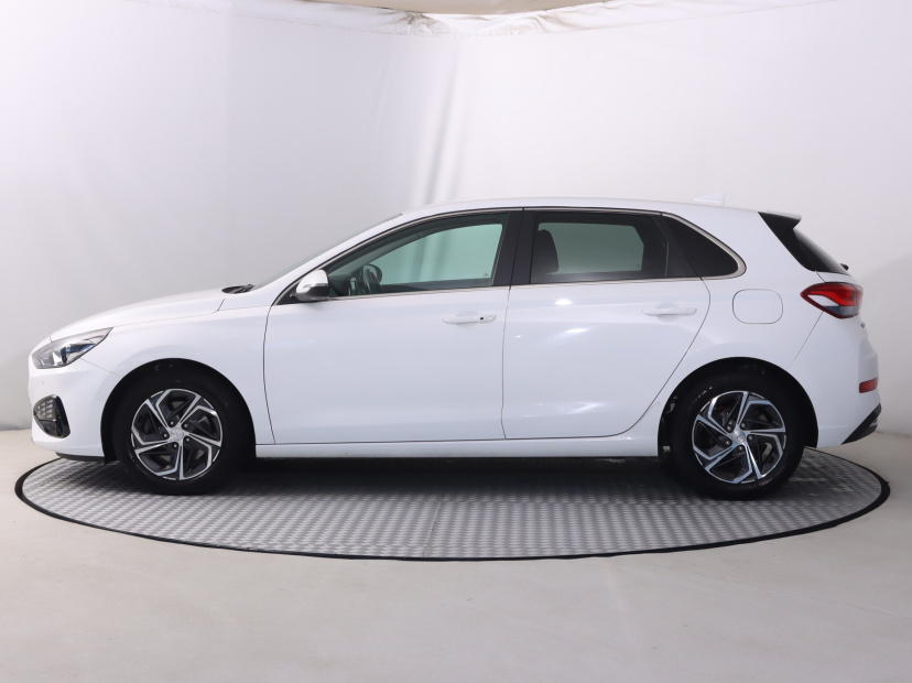 Hyundai i30, 2022