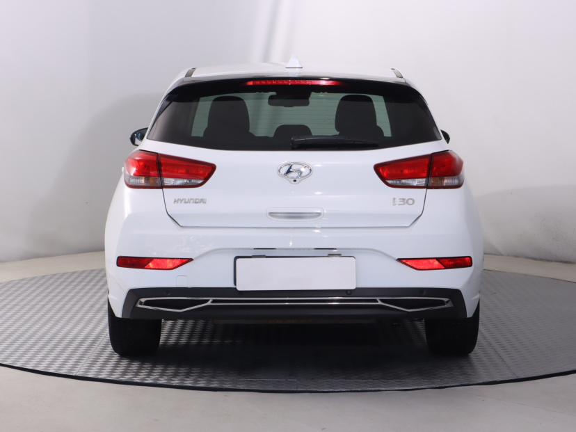 Hyundai i30, 2022