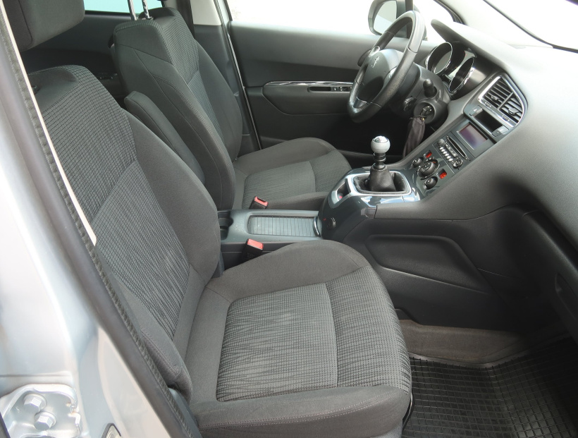 Peugeot 5008, 2013