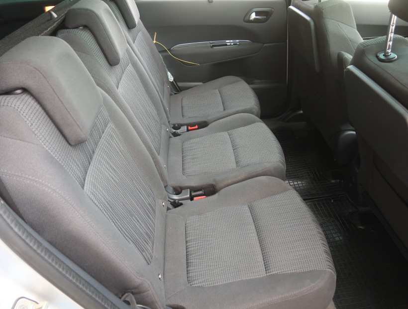 Peugeot 5008, 2013