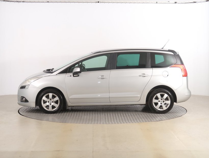 Peugeot 5008, 2013