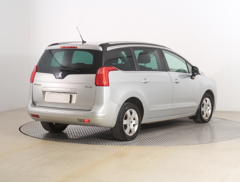 Peugeot 5008, 2013