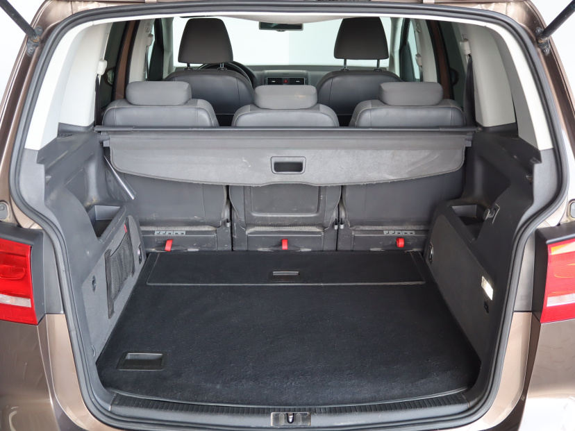 Volkswagen Touran, 2011