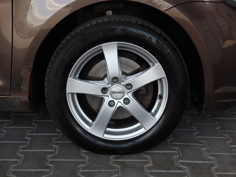 Volkswagen Touran, 2011