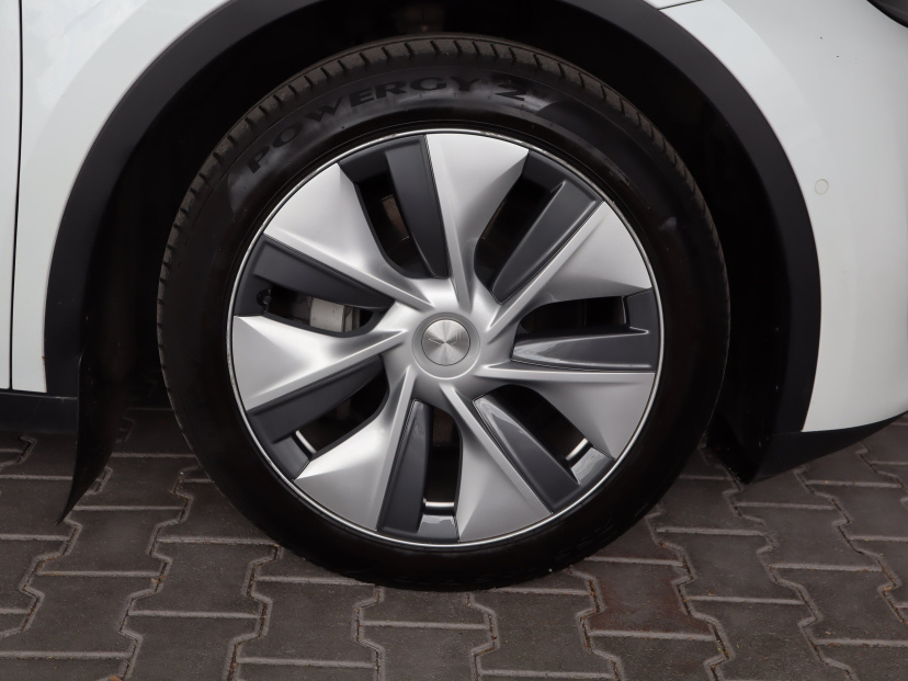 Tesla Model Y, 2021