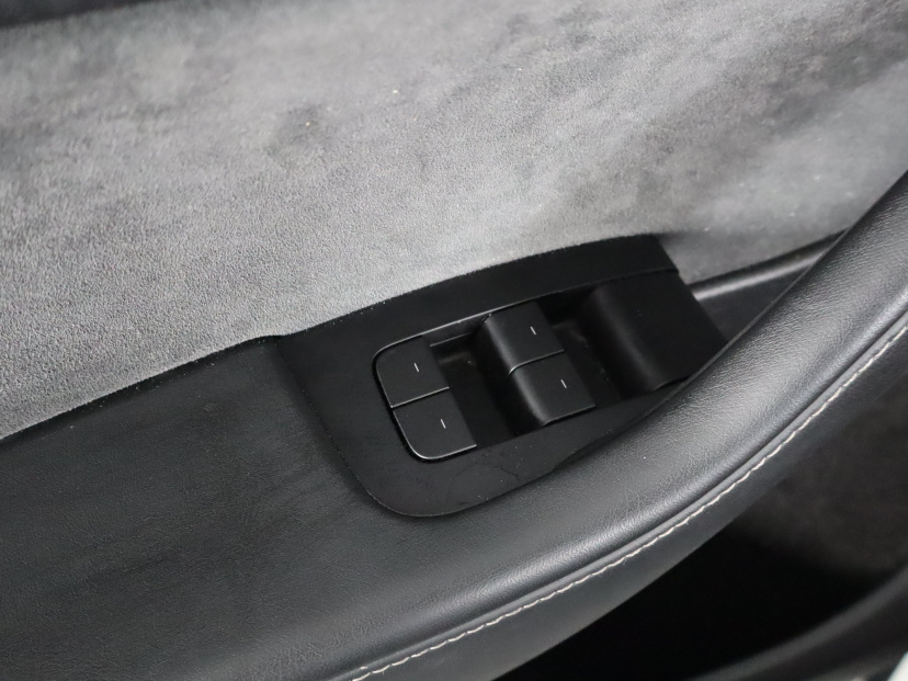 Tesla Model Y, 2021