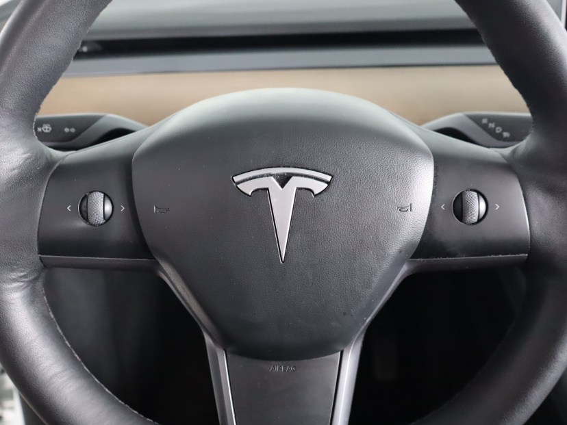 Tesla Model Y, 2021