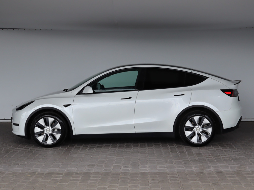Tesla Model Y, 2021