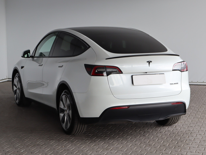 Tesla Model Y, 2021