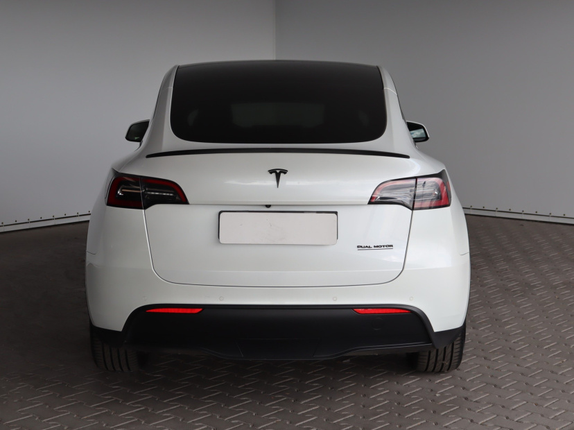 Tesla Model Y, 2021