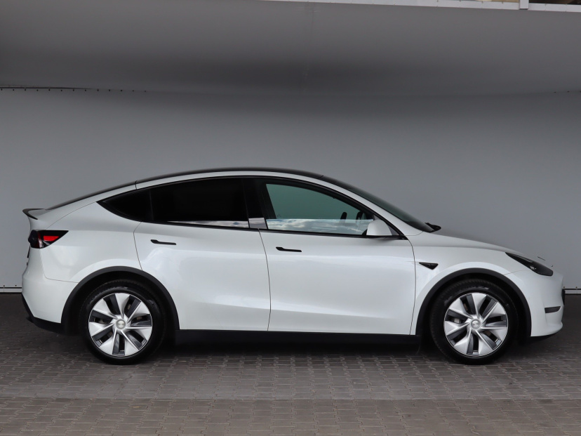 Tesla Model Y, 2021