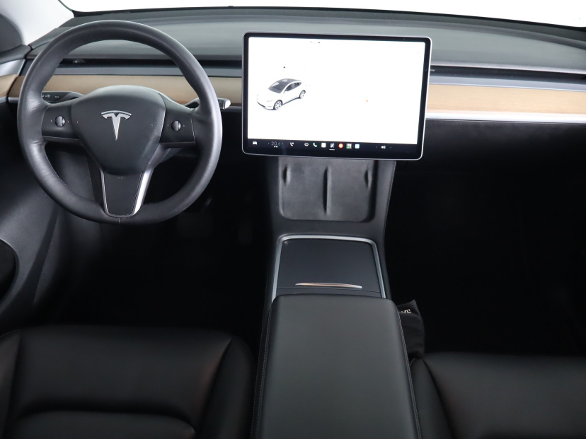 Tesla Model Y, 2021