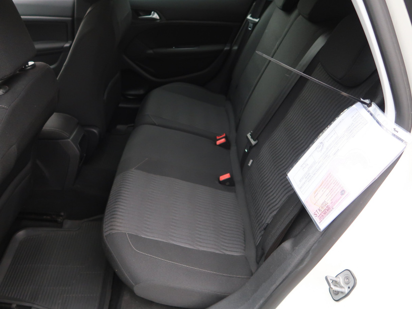 Peugeot 308, 2015