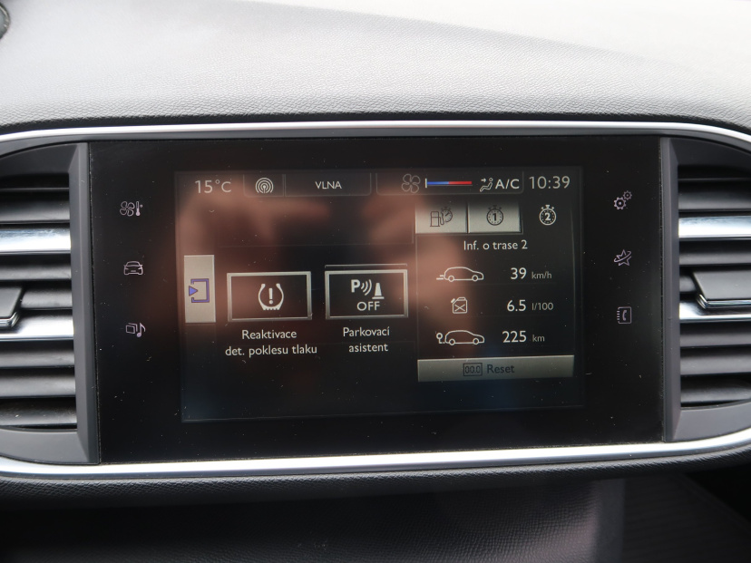 Peugeot 308, 2015