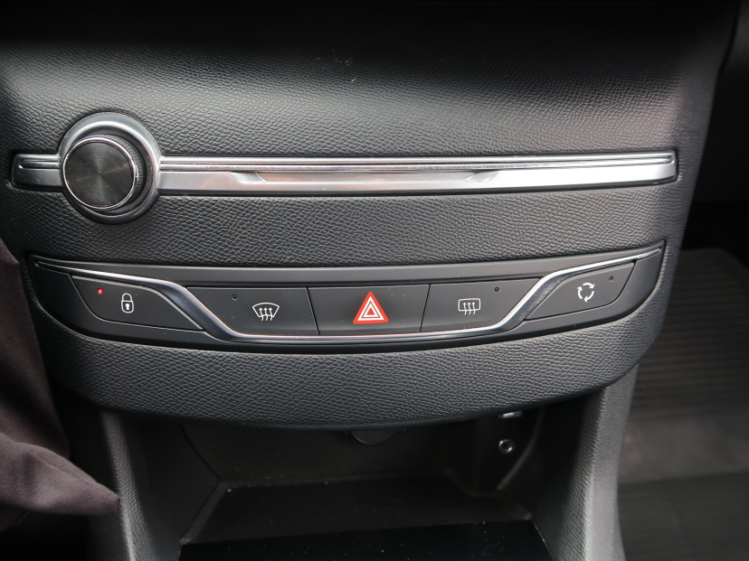 Peugeot 308, 2015