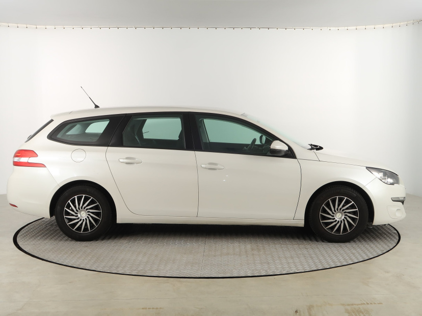 Peugeot 308, 2015