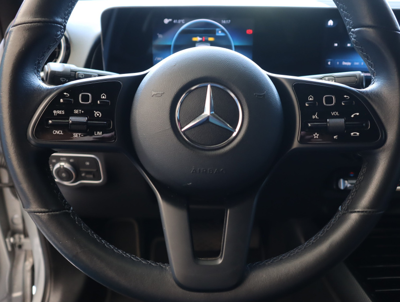 Mercedes-Benz GLB, 2022