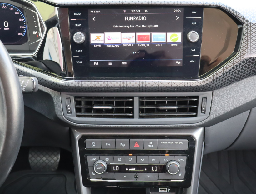 Volkswagen T-Cross, 2020