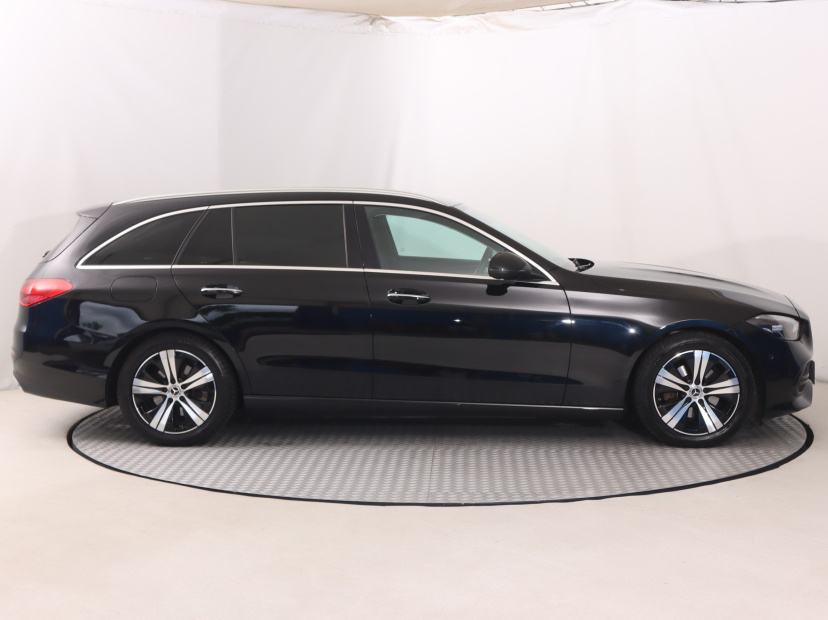 Mercedes-Benz C, 2022