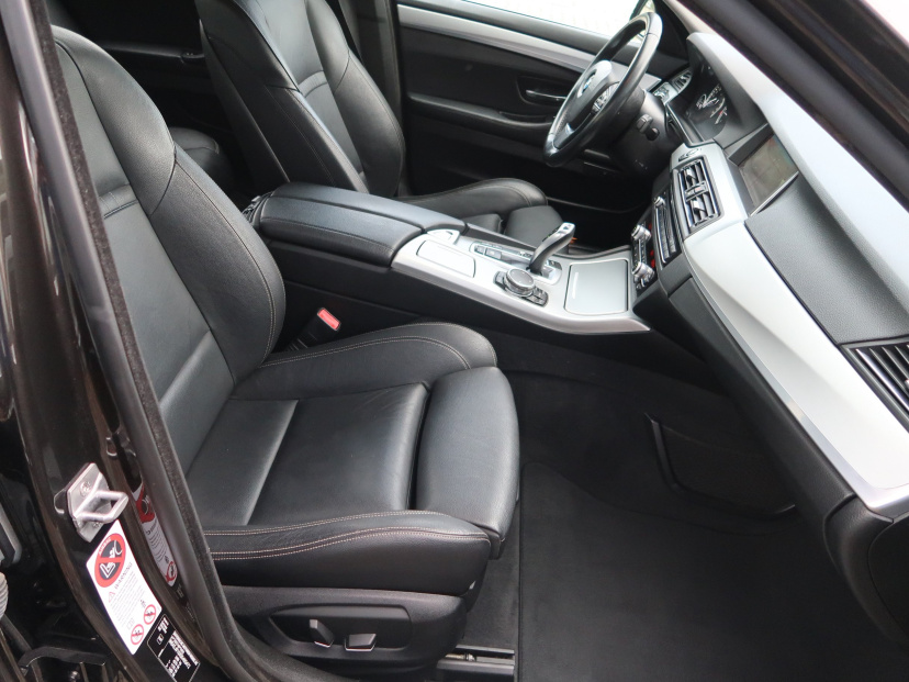 BMW 5, 2015