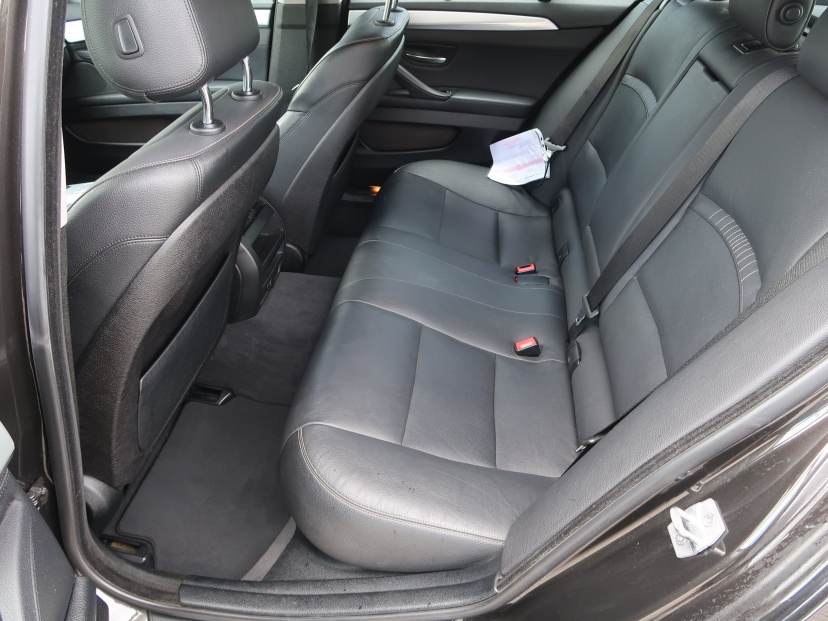 BMW 5, 2015