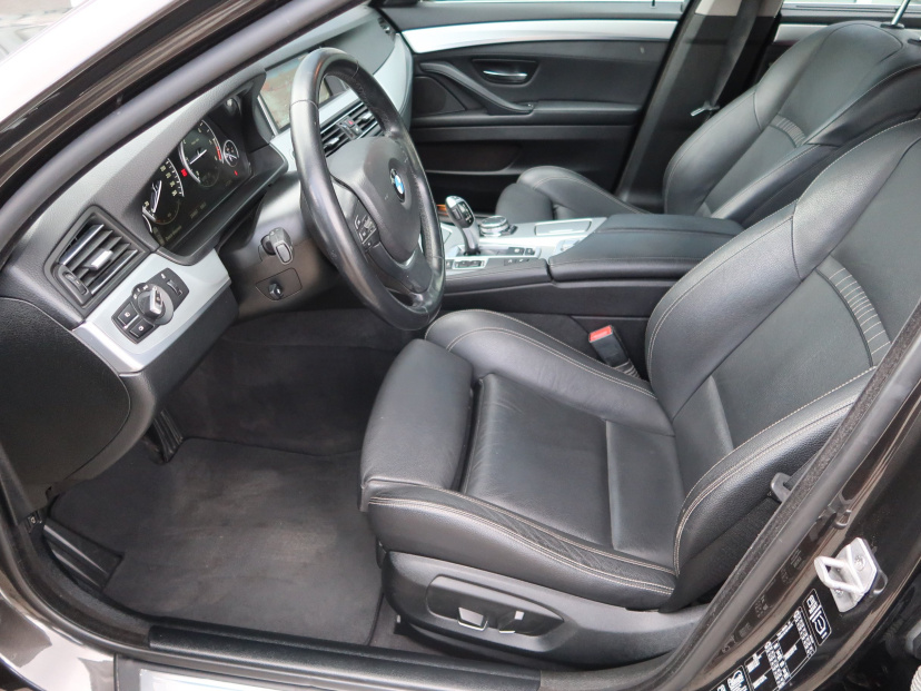 BMW 5, 2015