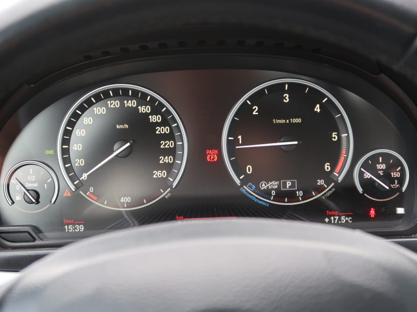 BMW 5, 2015