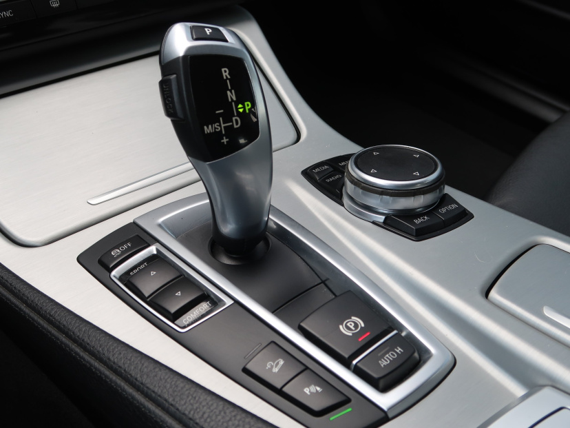 BMW 5, 2015