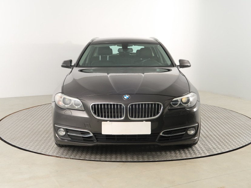 BMW 5, 2015